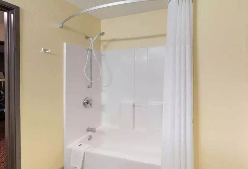 Отель Super 8 By Wyndham Fountain