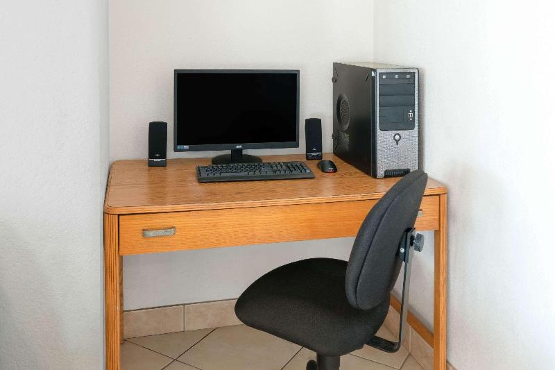 فندق Super 8 By Wyndham Fountain