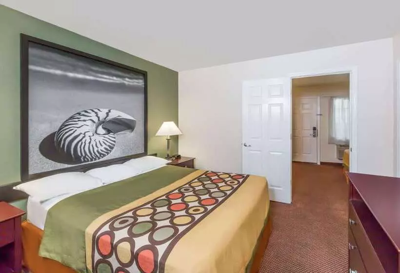 호텔 Super 8 By Wyndham Monterey