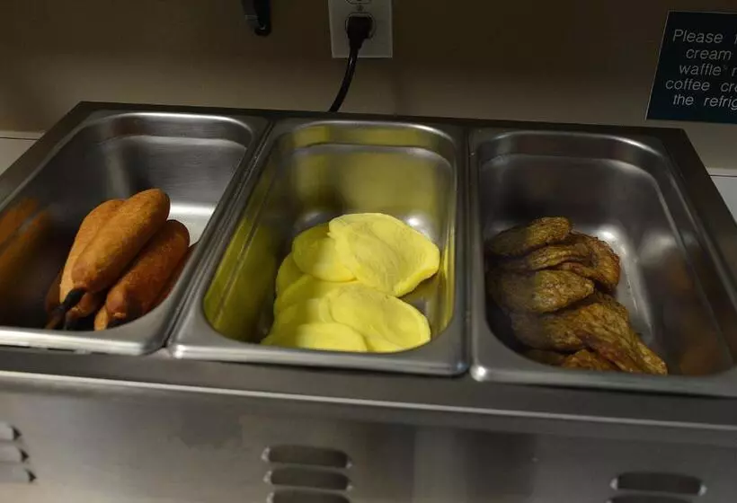 هتل The Great Falls Inn By Riversage