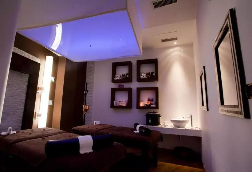 Sunshine Hotel & Spa