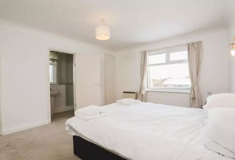 Hotelli The Amethyst  By Paymán Club