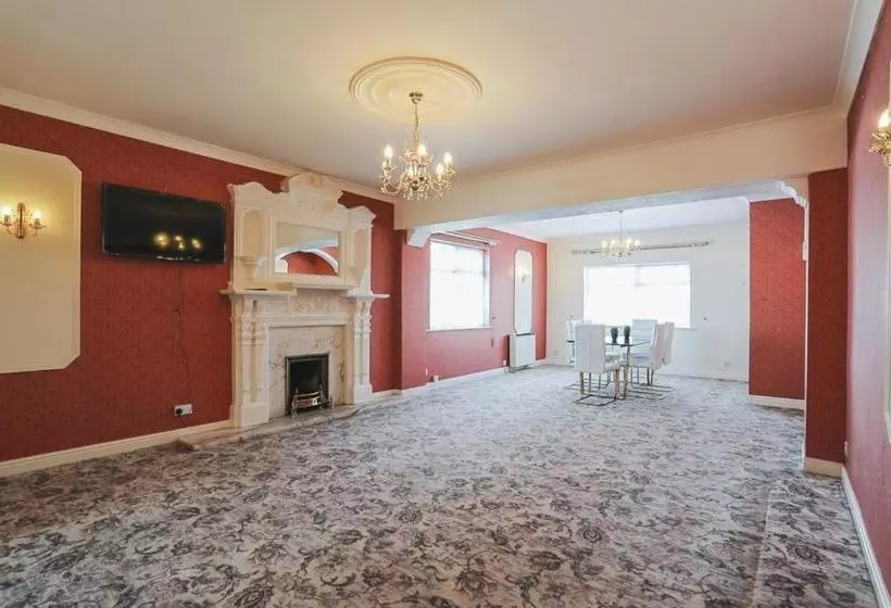 Hotelli The Amethyst  By Paymán Club