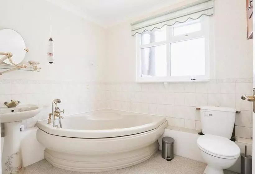 Hotelli The Amethyst  By Paymán Club