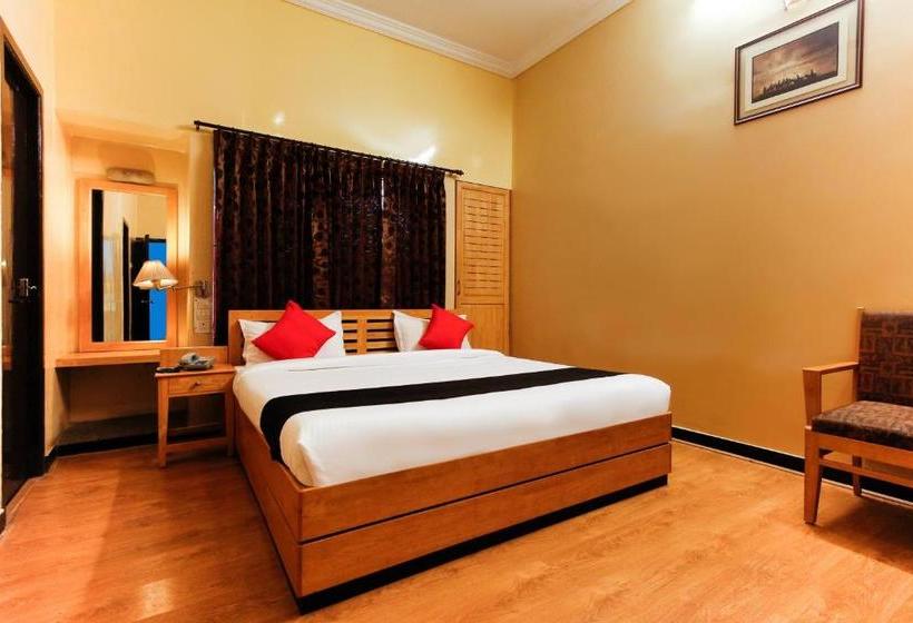 בית מלון כפרי Capital O 48495 & Club Melaange