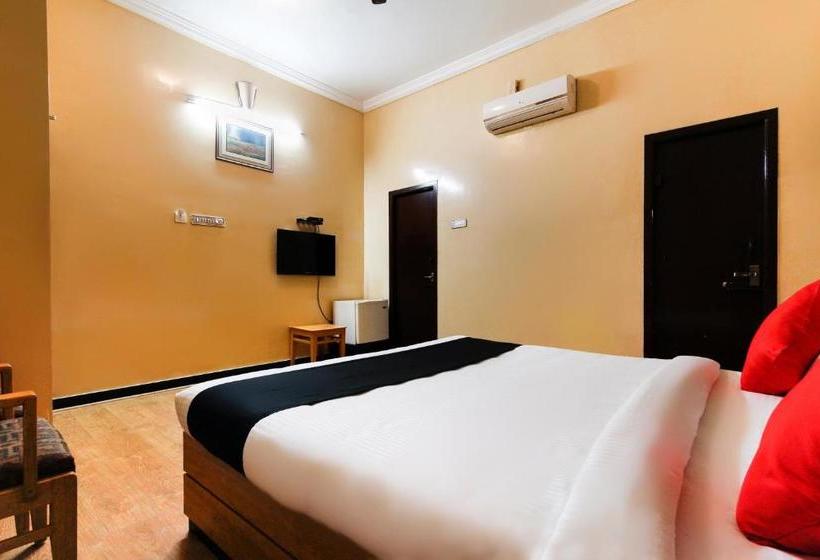 בית מלון כפרי Capital O 48495 & Club Melaange