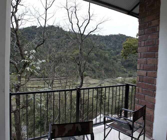 Отель Corbett Riviera