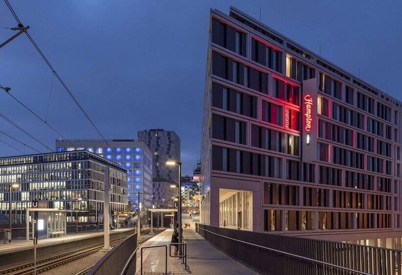 Hotelli Hampton By Hilton Stuttgart City Centre