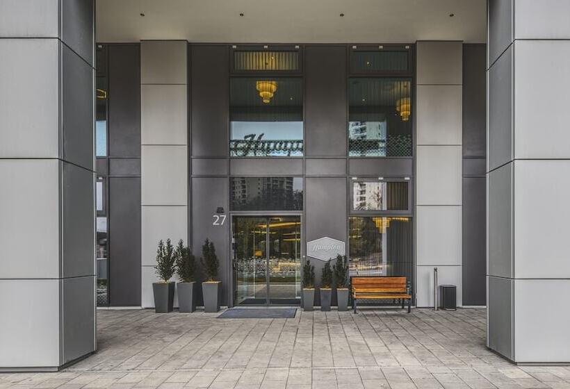 Hotelli Hampton By Hilton Stuttgart City Centre