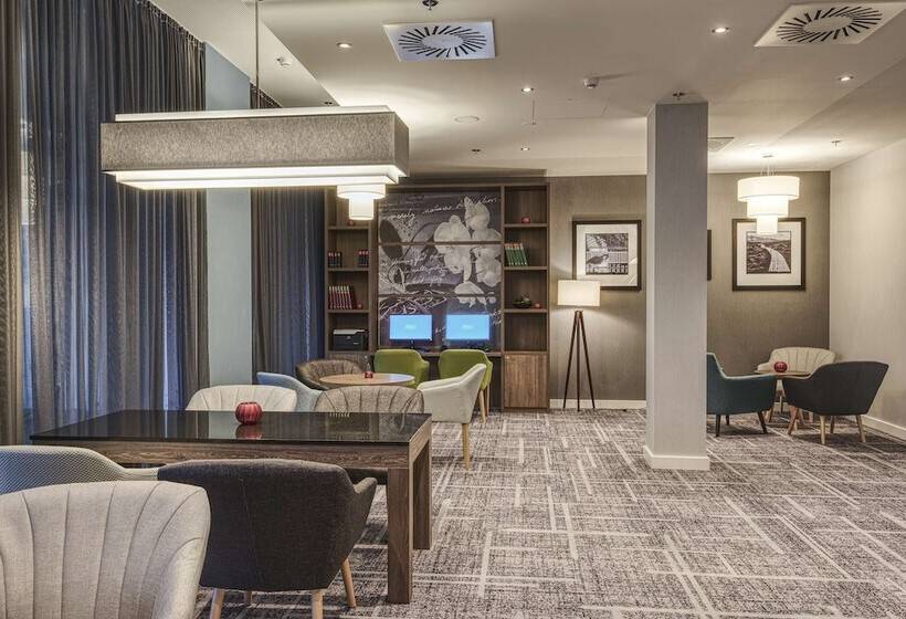 Hotelli Hampton By Hilton Stuttgart City Centre