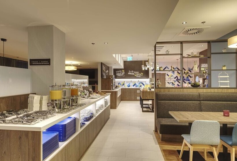 Hotelli Hampton By Hilton Stuttgart City Centre