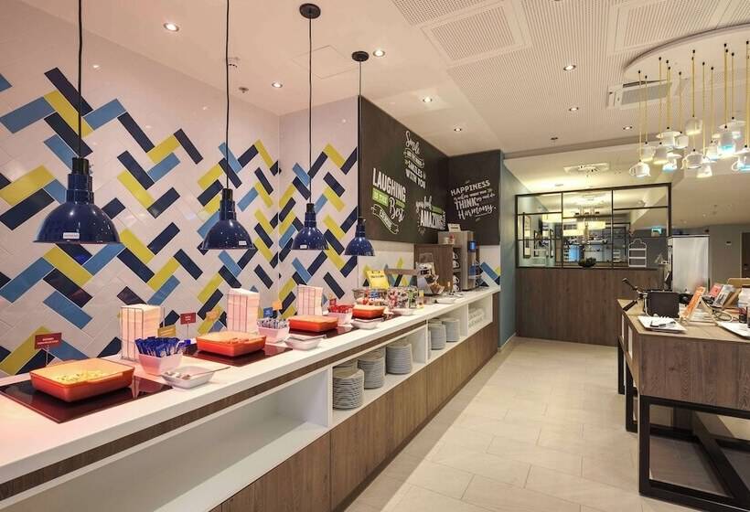 Hotelli Hampton By Hilton Stuttgart City Centre