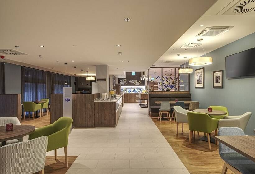 Hotelli Hampton By Hilton Stuttgart City Centre