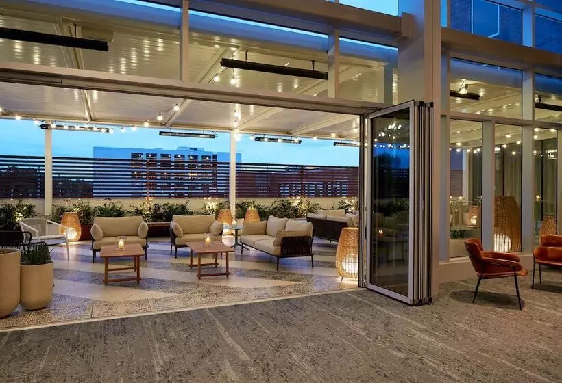 Hotelli Hilton Garden Inn Montreal Midtown