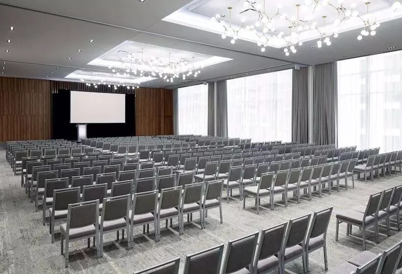 Hotelli Hilton Garden Inn Montreal Midtown