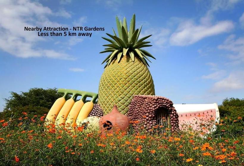 酒店 Oyo 62615  White House