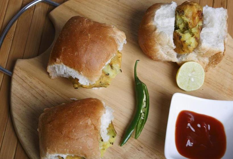 فندق Spot On 64877 Parth Lodge