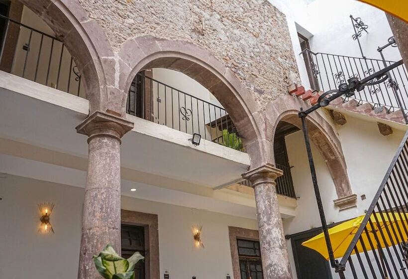 هتل Patio Zaragoza