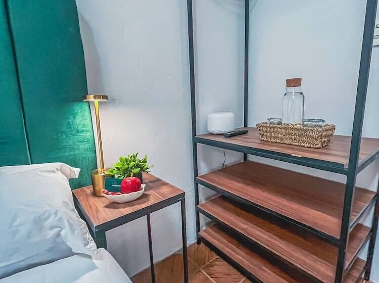 هتل Patio Zaragoza