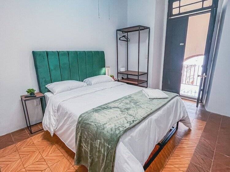 هتل Patio Zaragoza