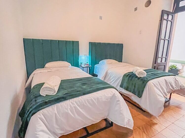 هتل Patio Zaragoza