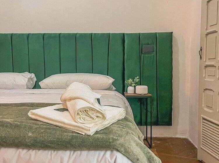 هتل Patio Zaragoza