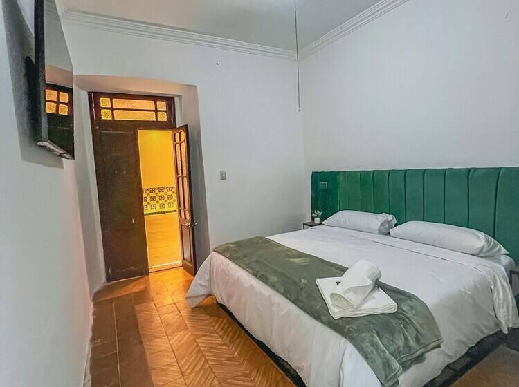 هتل Patio Zaragoza