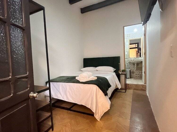 هتل Patio Zaragoza