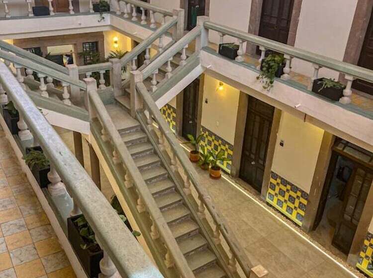 هتل Patio Zaragoza