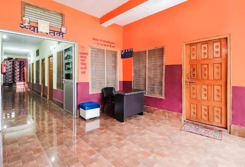 ホテル Spot On 44676 Jyotish House