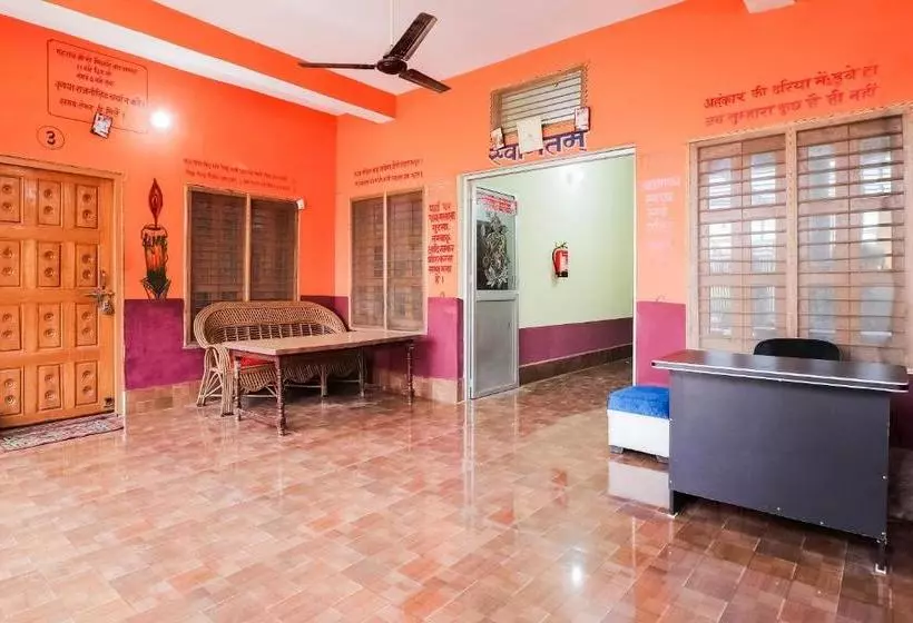 ホテル Spot On 44676 Jyotish House