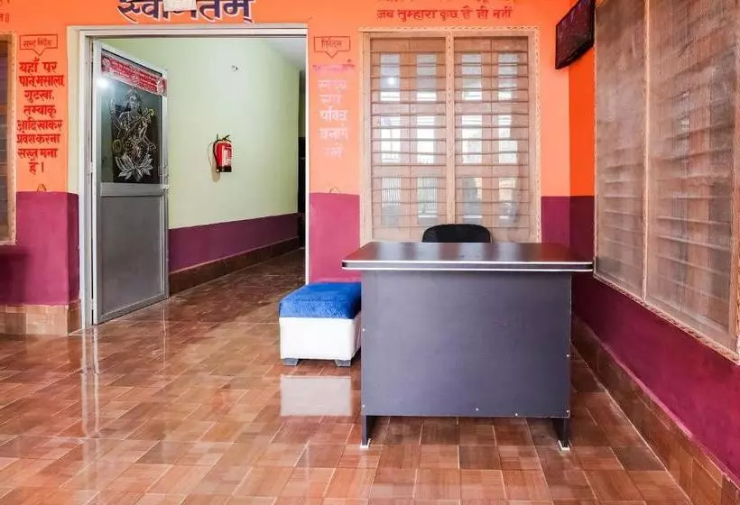 ホテル Spot On 44676 Jyotish House
