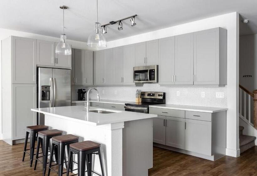 Kasa Greenville Dallas