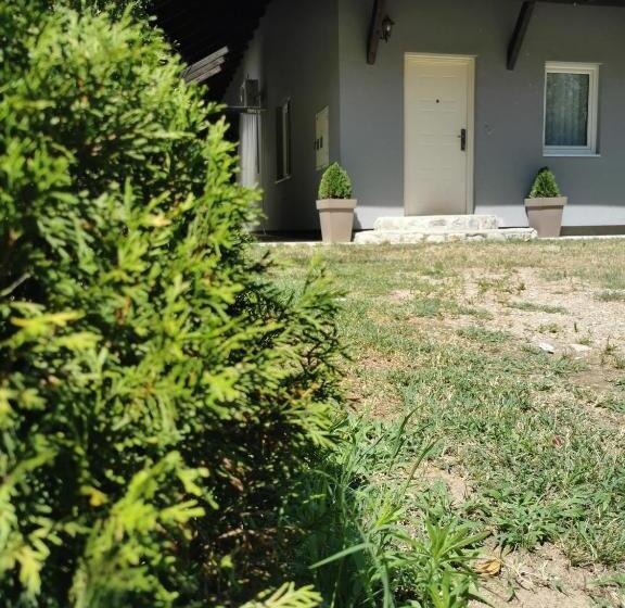 پانسیون Kuca Za Odmor Zelena Oaza