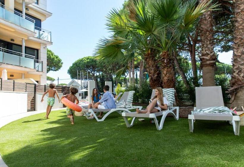 Aparthotel Las Palmeras Castelldefels