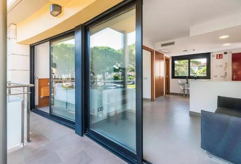 Aparthotel Las Palmeras Castelldefels