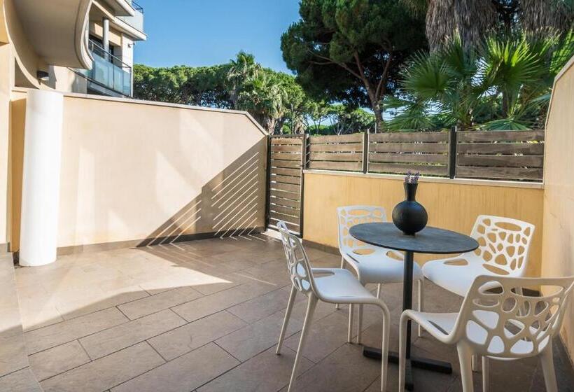 Aparthotel Las Palmeras Castelldefels