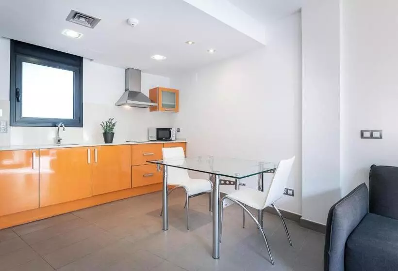 Aparthotel Las Palmeras Castelldefels