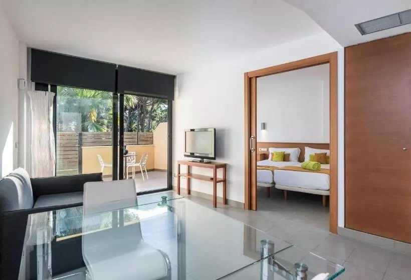 Aparthotel Las Palmeras Castelldefels