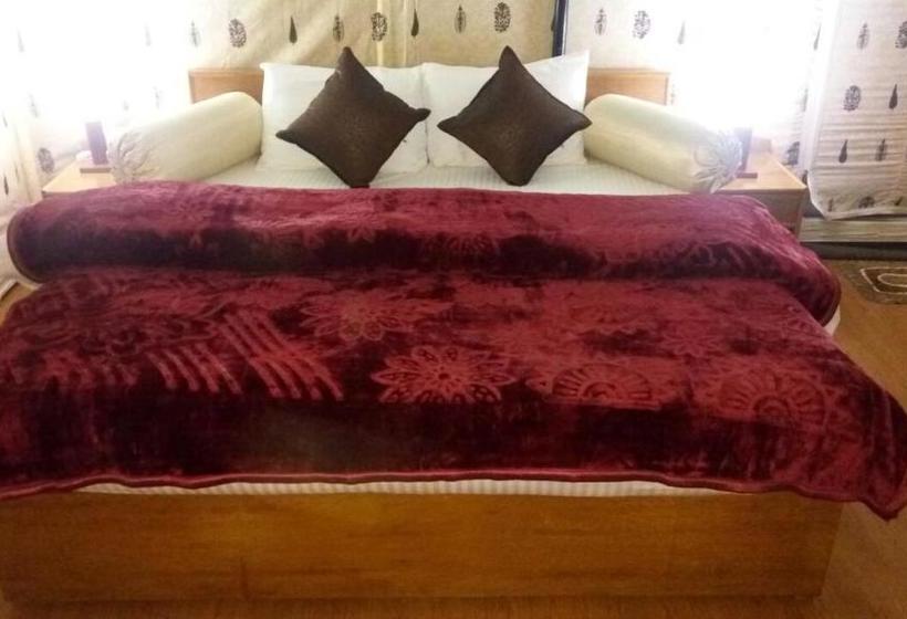 Bay Berry Camp & Resort