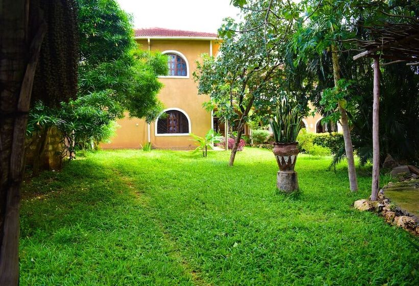 Bed and Breakfast Joysvilla Family Holiday Home