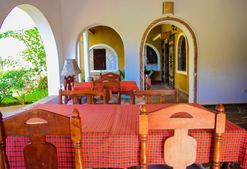 Bed and Breakfast Joysvilla Family Holiday Home