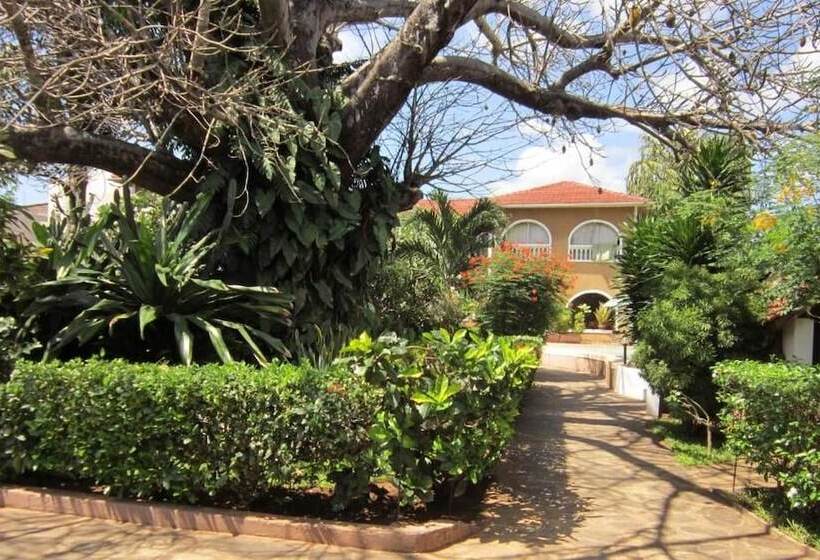 Bed and Breakfast Joysvilla Family Holiday Home