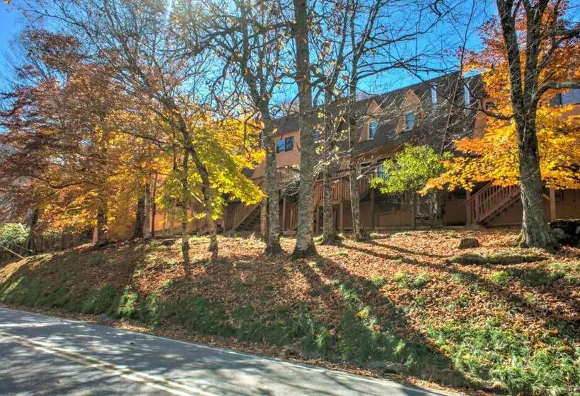 Cedar Village Condominiums