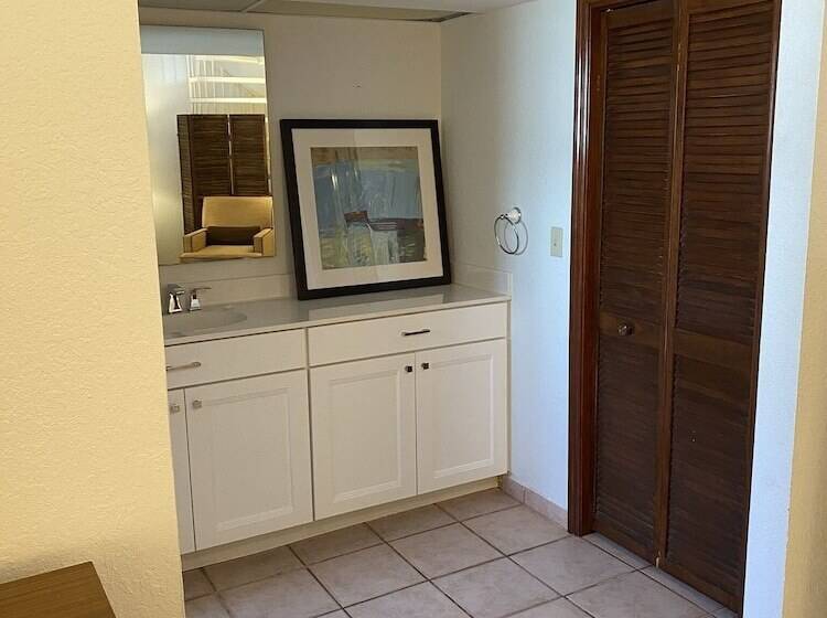 Отель Bahia Bay Resort