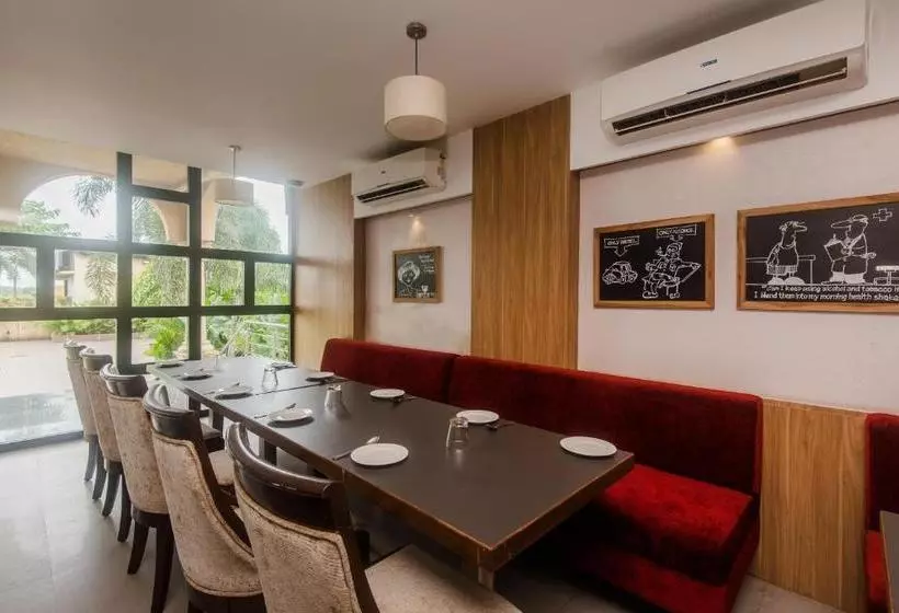 Hotelli Capital O 18290 Sai Residency