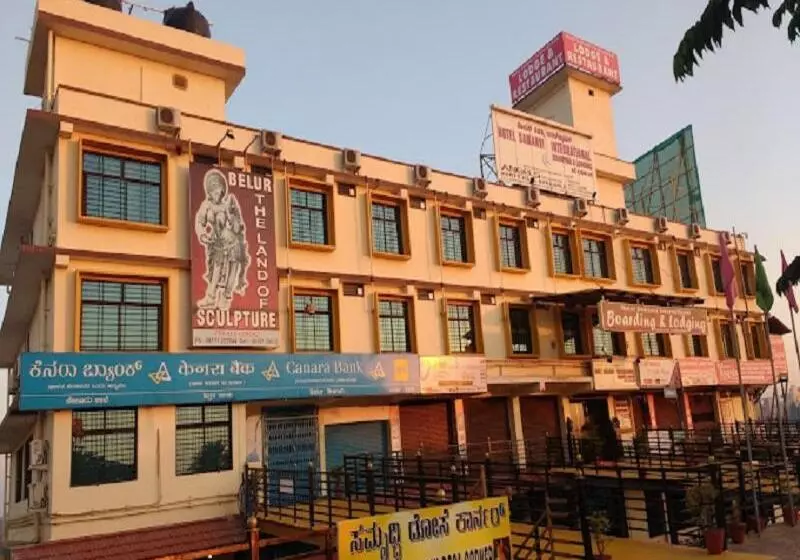 Hotelli Samanvi International