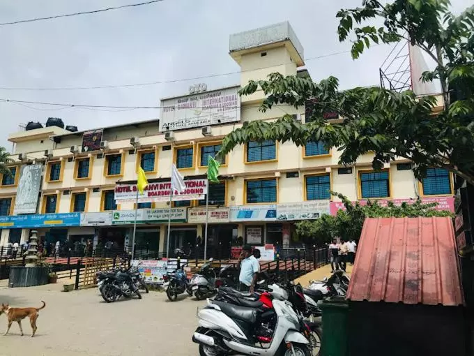 Hotelli Samanvi International