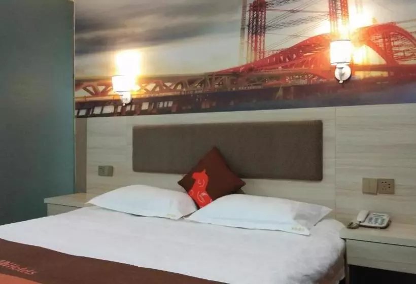 هتل Jun S Jiangxi Nanchang Qingshan Lake District Hightech Nanjing East Road Store