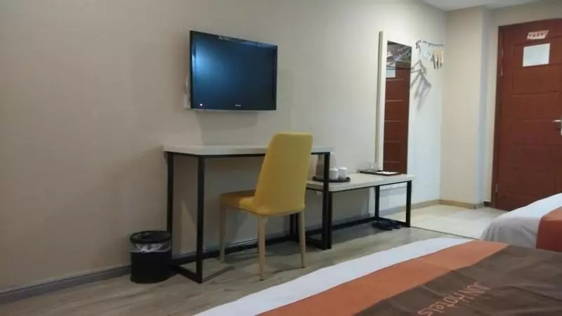 هتل Jun S Jiangxi Nanchang Qingshan Lake District Hightech Nanjing East Road Store